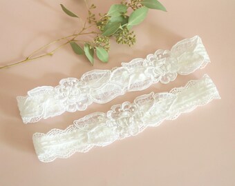 Elfenbein-Blumen-Spitzen-Hochzeits-Strumpfband: Gestickt & Perlen