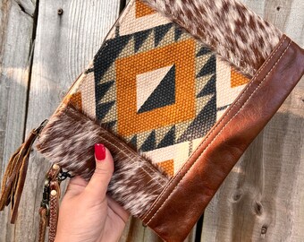 Congo wristlet