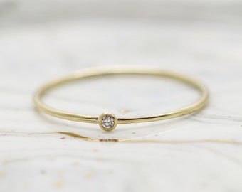 Tiny solitaire ring - White gold wedding ring - Little diamond ring