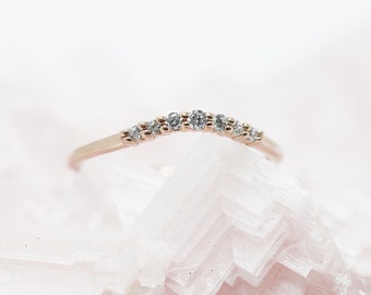 Seven diamonds curved ring - 14k rose gold - Minimal gold ring