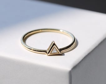 Triangle diamond ring -  Gold engagement ring - Geometric ring