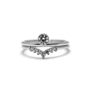 Seven diamonds pointy ring 14k white gold Minimal gold ring image 4