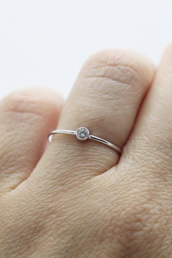 Anillo diamante pequeño sale