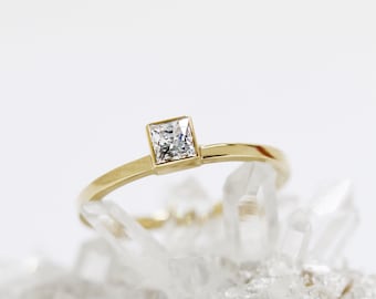 Princess cut diamond ring 30 pts - Yellow gold wedding ring