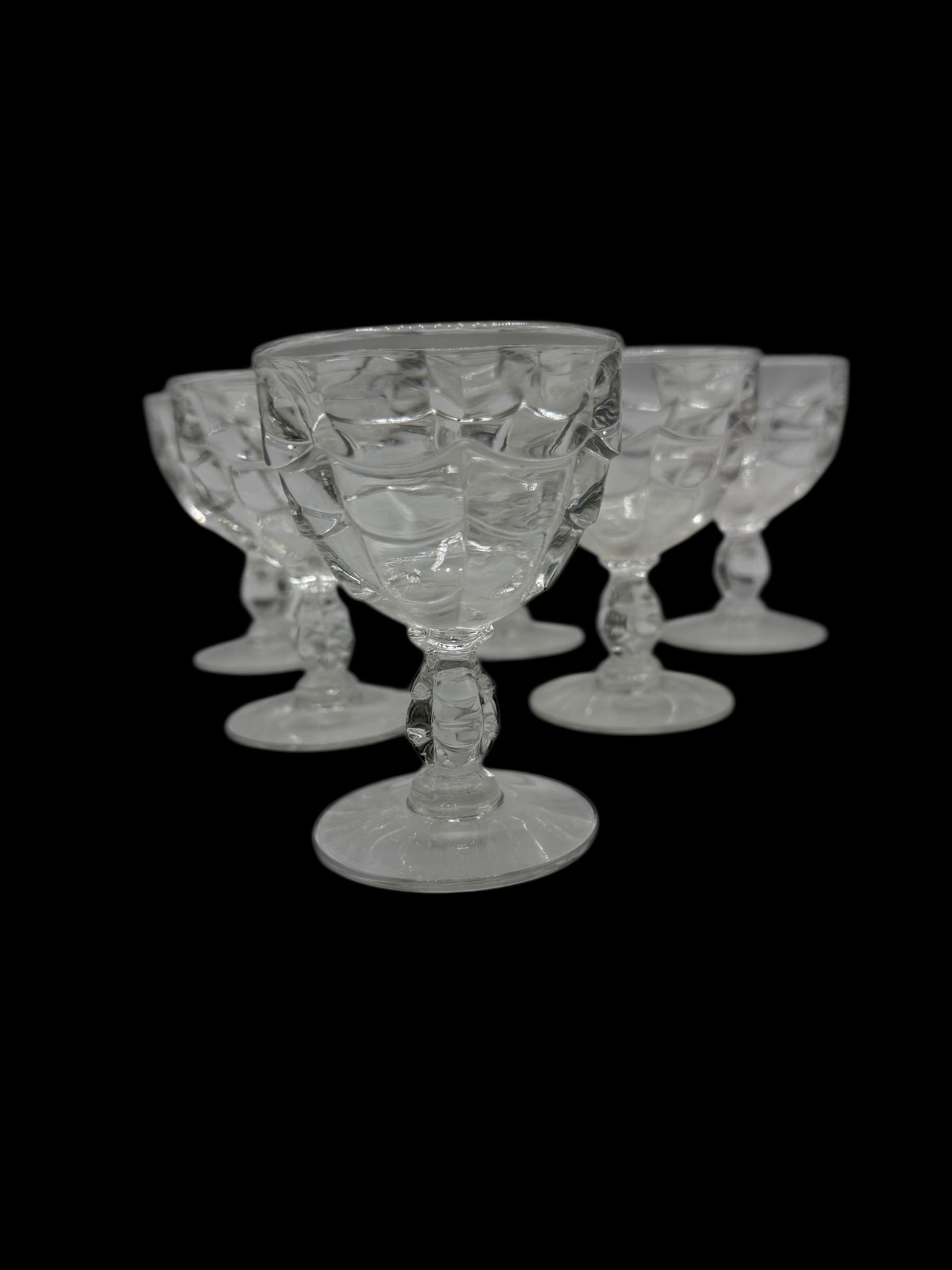 wine glass decor Deep Carved Horseshoe Wine Glasses main image 0