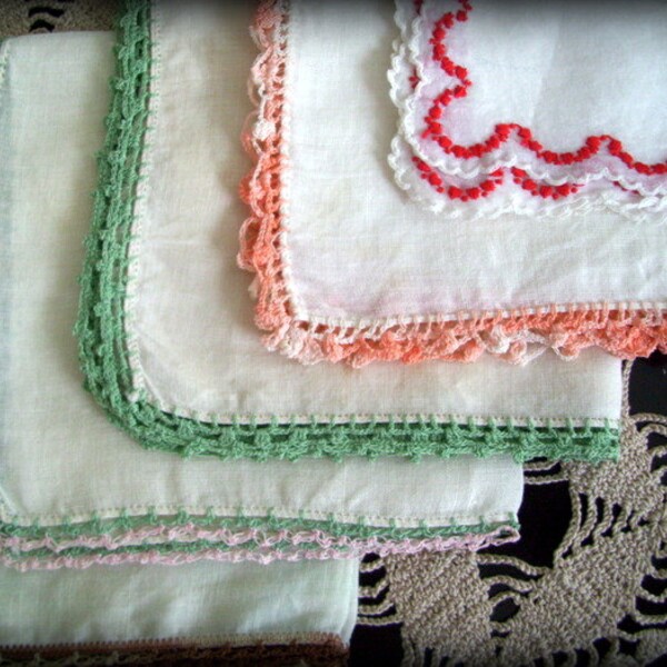 Vintage Ladies Hankerchiefs Embroidery, Crochet and Applique Lot of 6 1940's