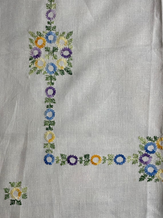 ヴィンテージ刺繍リネンテーブルクロス：花柄フリンジヘム、30x30