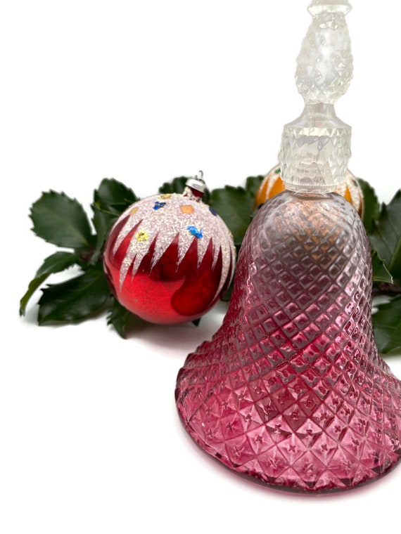 Vintage 1970s Avon Perfume Bottle, Pink Rosepoint… - image 2