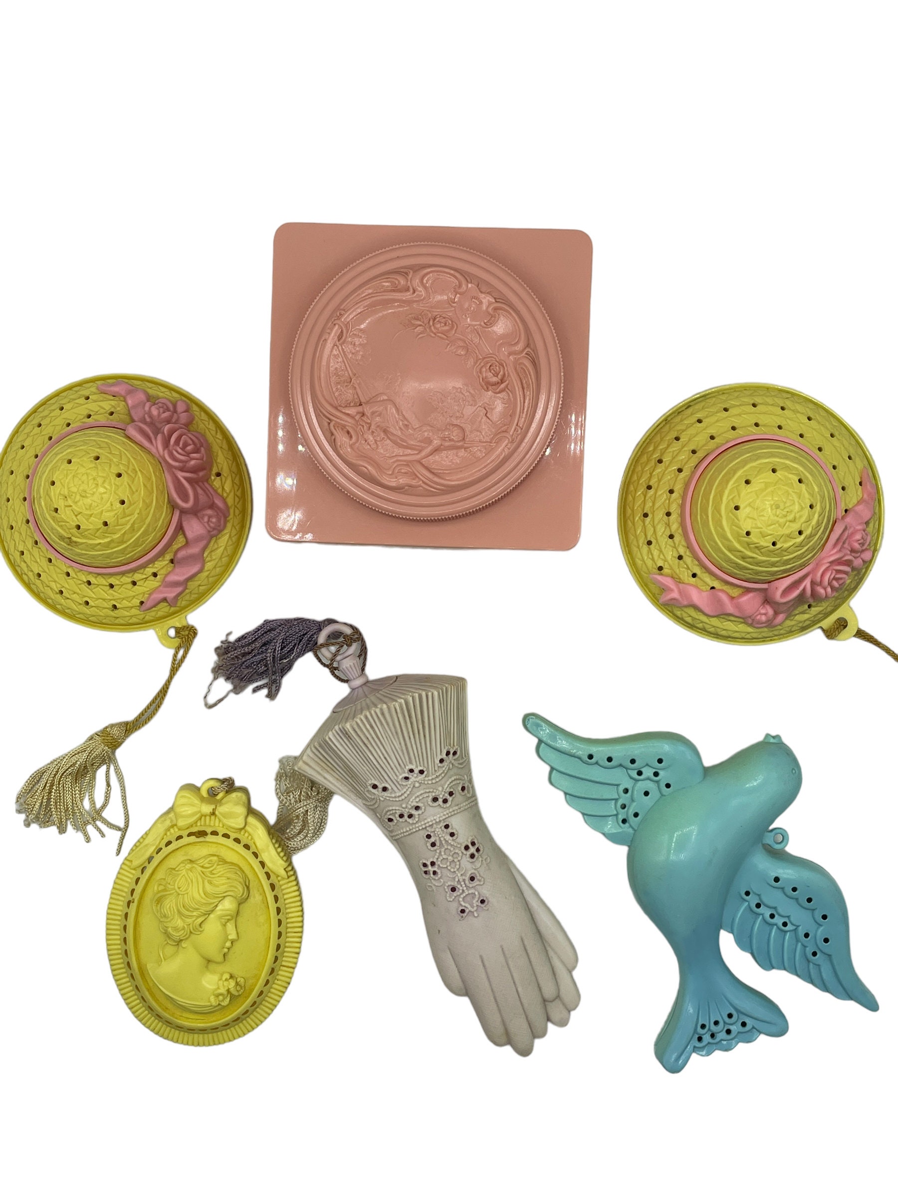 Vintage Avon Sachet Potpourri Set: 1970s Plastic Hats, Glove, Bird