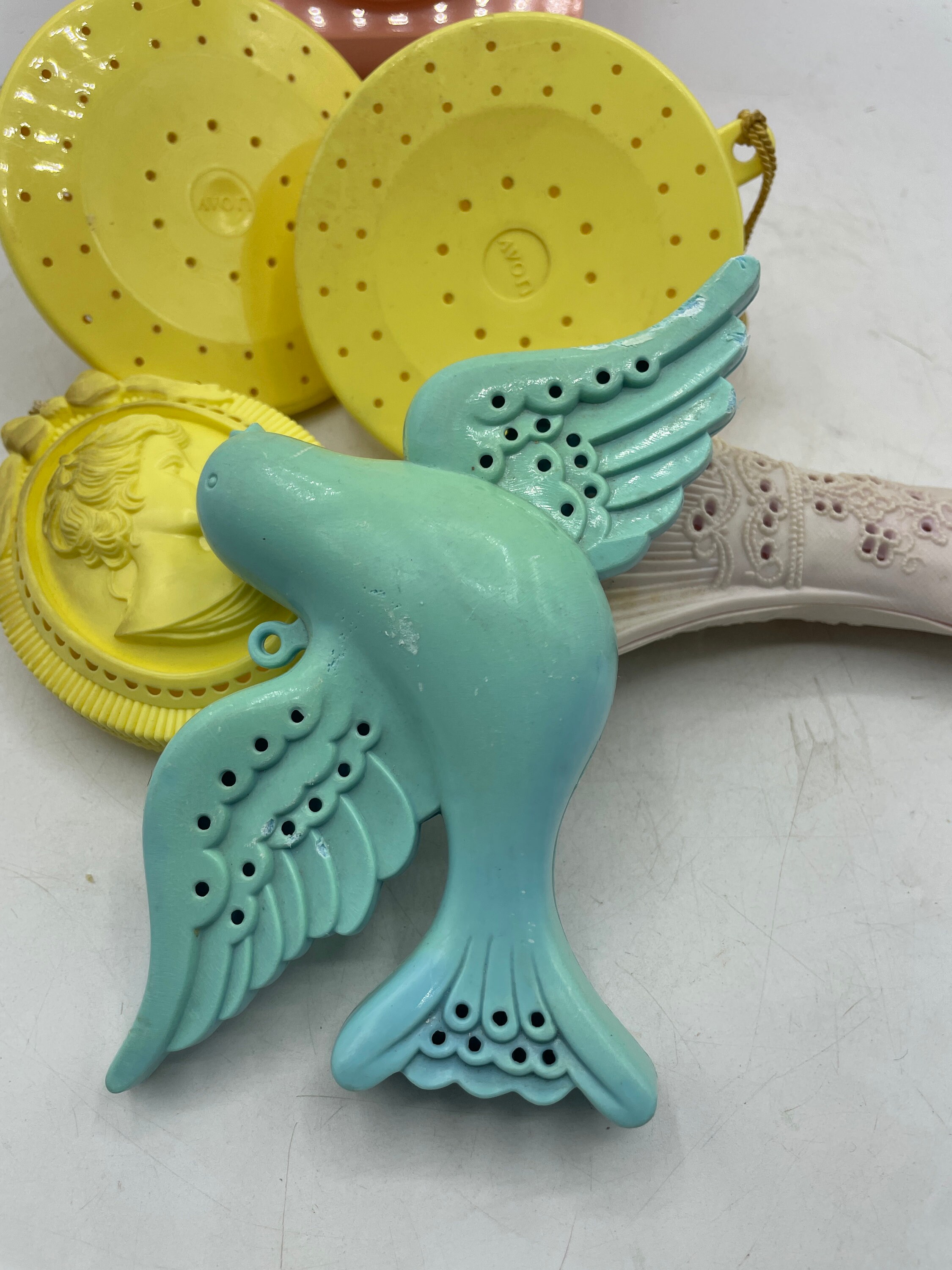 Vintage Avon Sachet Potpourri Set: 1970s Plastic Hats, Glove, Bird