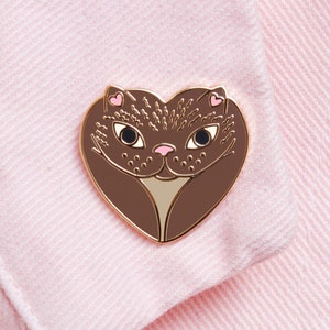 Vulvakatze Pin • Braun, Beige & Pink • Die Vulva Gallery