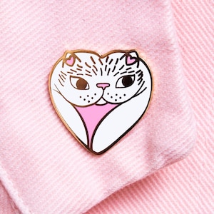 Vulvakatze Pin • Weiß & Rosa • The Vulva Gallery