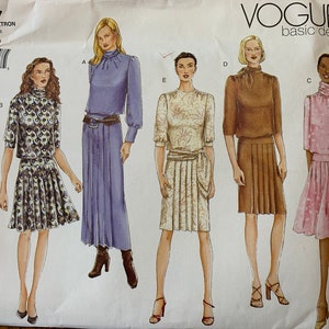 Puede incluir: Un patrón de costura para un vestido con cinco estilos diferentes. El patrón es para las tallas 6-8-10. El patrón es de Vogue basic design.