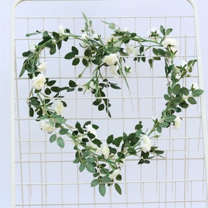Künstliche Blumengirlande, weiße Rose, hängende Blumengirlande, 180 cm, Blattgirlande, künstliche Ranke, realistische Weinpflanzengirlande für Heimdekoration, MGT-021 Weiß