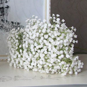 L'BREVOGA Baby Breath Artificial Flowers, 8 Pcs Baby Breath Flowers with 8  Pcs Faux Silk Eucalyptus Stems Leaves Faux Gypsophila Flowers for Wedding