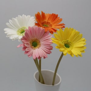 DSforG 16pcs White Flowers Gerbera Daisy Silk Flowers Artificial Flowers Artificial Daisy Fake Flowers Bouquet for Wedding Bridal Bouquet Party Home