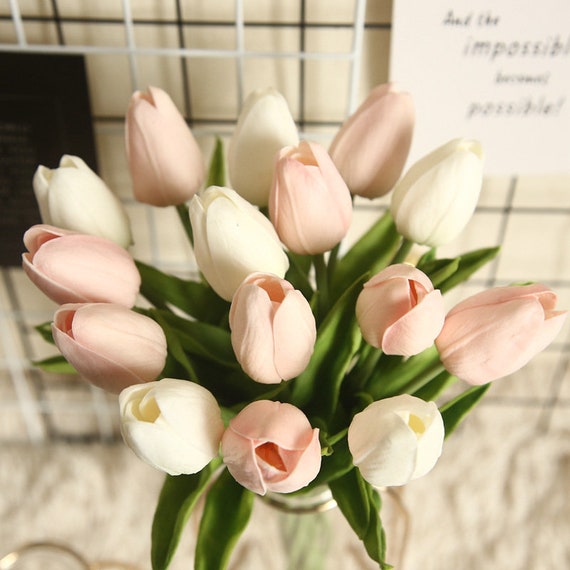 Real Touch Tulips Ivory Cream White Tulips Flowers 20 Stems For Wedding Bridal Bridesmaids Bouquet Flowers Table Centerpieces MW01502