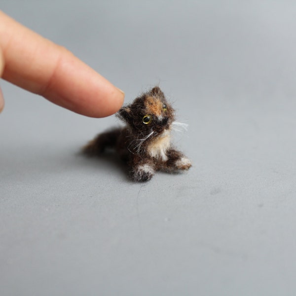 Ready to ship -Ooak Needle Felted miniature calico cat-tinny kitten art-Collectible artist animals-doll house 1:12 scale-1 inch