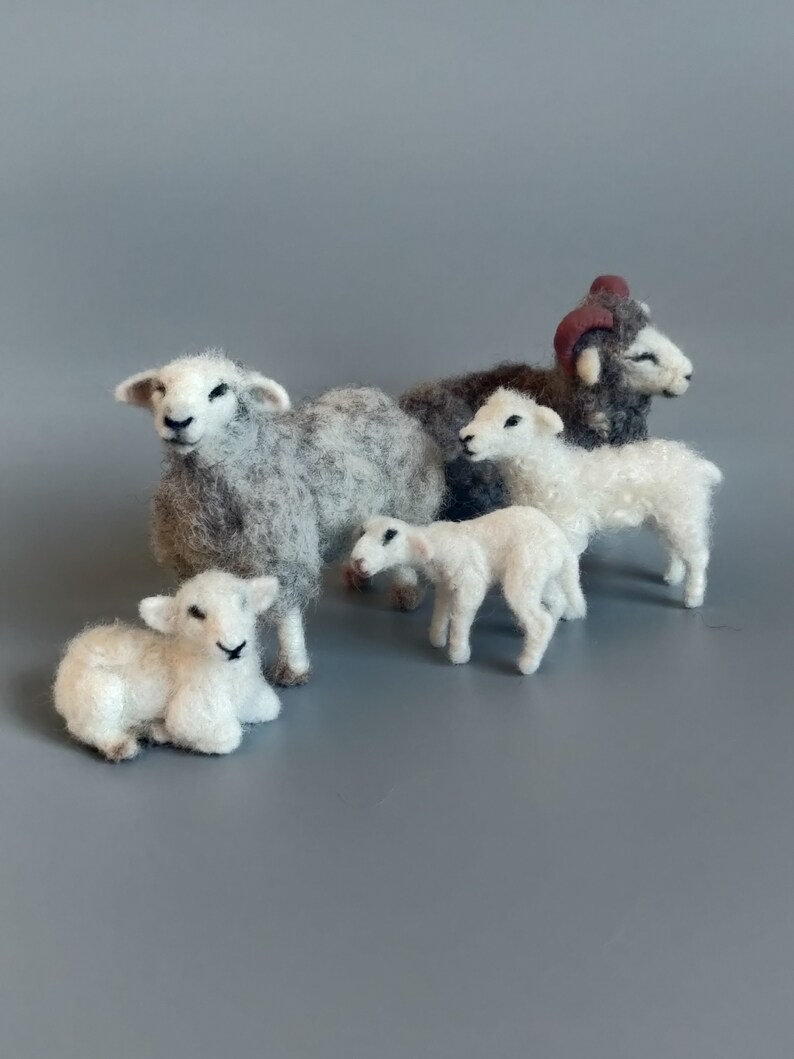 Needle Felted Lamb sheep family Nativity set-needle felt-Christmas decoration-doll house miniature animals 1:12 scale articulated image 4