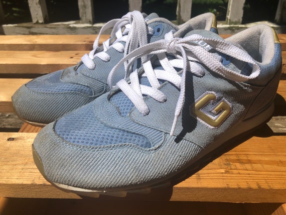 Vintage Guess sneakers (woman’s)
