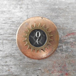 Mod Freaky Eye Steampunk Brooch with Great Aged Patina 1 1/4&quot; (32 mm) Diameter, - Cyclops, 0, Unique, One of a Kind, Modern
