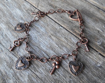 Hearts and Keys Charm Bracelet, 7" (18 cm) Round, Gift for Wife, BFF, Mother, Sweetheart, or Girlfriend, Dangles, Copper Metal