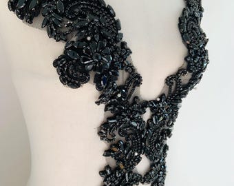 Aplique de diamantes de imitación negros por par, parche de diamantes de imitación negros con escote en V