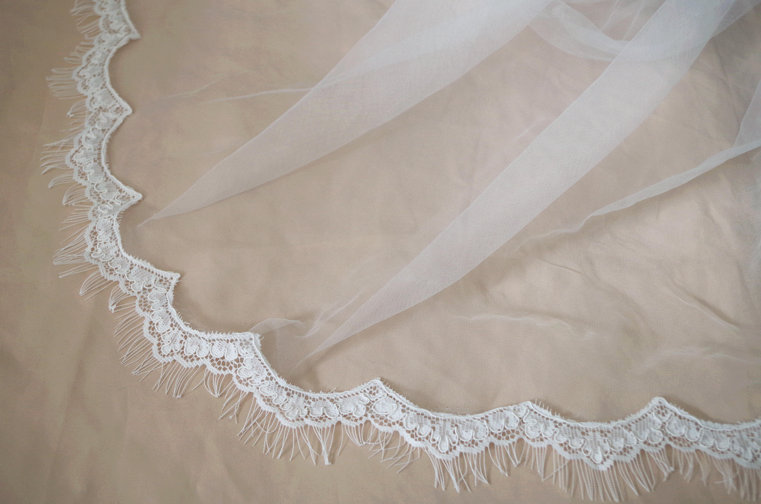 Lace Trim Veil Ivory Single Teir AN6115