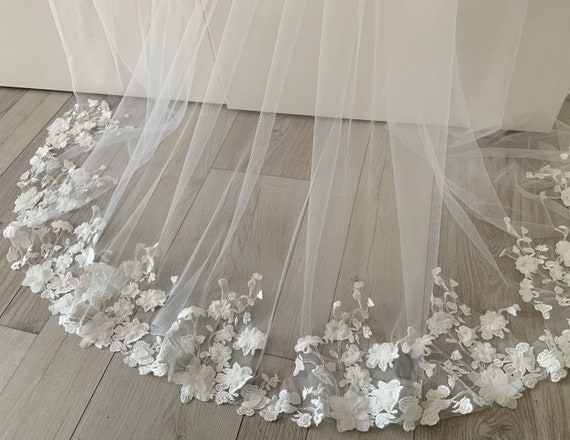 5 yards Off white lace trim with 3d flowers appliques, 3d florals lace trim for veils, bridal dress