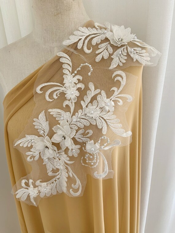 2pcs White 3d florals applique, heavy head 3d flowers applique