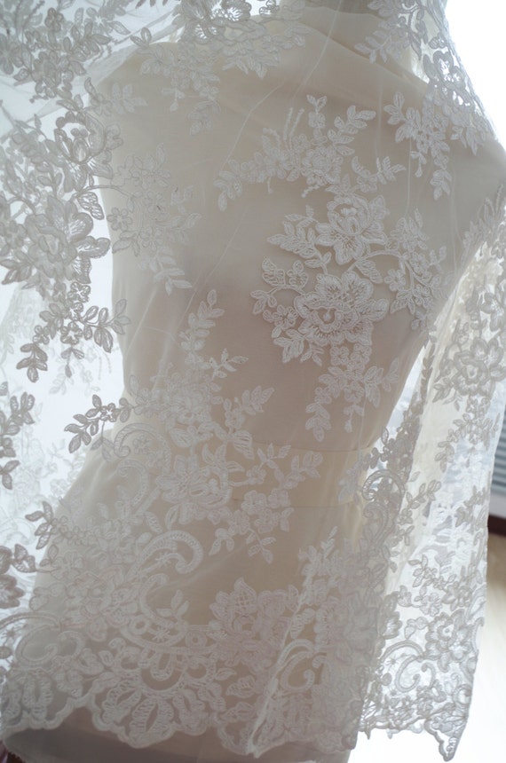 ivory Alencon Lace Fabric with grace floral, corded lace fabric, bridal lace fabric by the yard, cording lace fabric with floral mofif