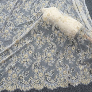 champagne gold chantilly lace fabric, lace fabric for bridal dress, French lace fabric with double fringe motif, 2018 new arrival