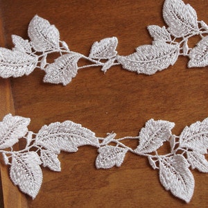 lace trim with leaves image 4