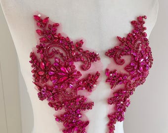 Par de apliques de diamantes de imitación en rosa intenso: parche floral de cristal con cuentas hechas a mano para corpiño de vestido de novia, vestido de alta costura y traje de baile.