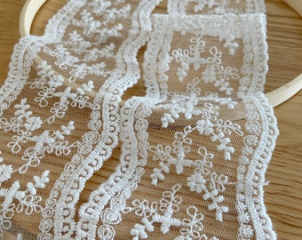 10 yards off white lace trim, embroidered lace with retro flowers, vintage trim lace, cotton lace trim, mesh lace trim, tulle lace trim