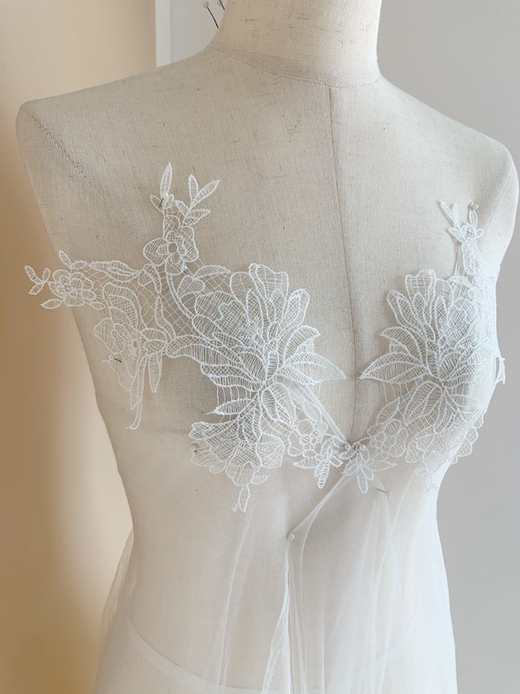 2pcs florals lace appliqué flower embroidered flowers lace applique, lower motif bodice applique for wedding dress veil