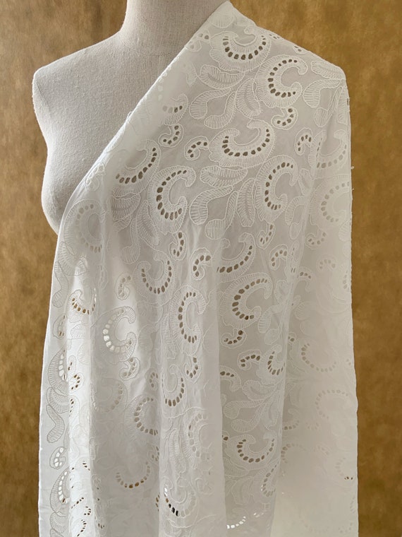 Cotton eyelet lace fabric with Guipure embroidery, off white cotton Guipure lace fabric, new arrival