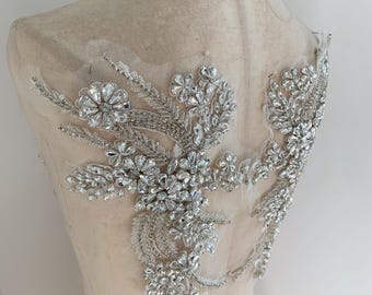 Aplique de diamantes de imitación plateados (por par) para arreglos de vestidos y suministros para prendas de vestir.