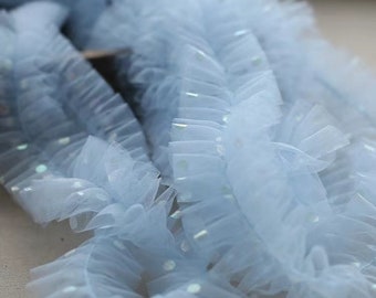 licht babyblauwe tule ruches trim met glanzende stippen, franje trim voor tutu, danskostuum, lingerie, poppenjurk