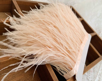 Adorno de plumas de avestruz rosadas con flecos y borlas, con cinta de raso para vestidos, sombreros, tocados y manualidades (lote de 5 yardas).