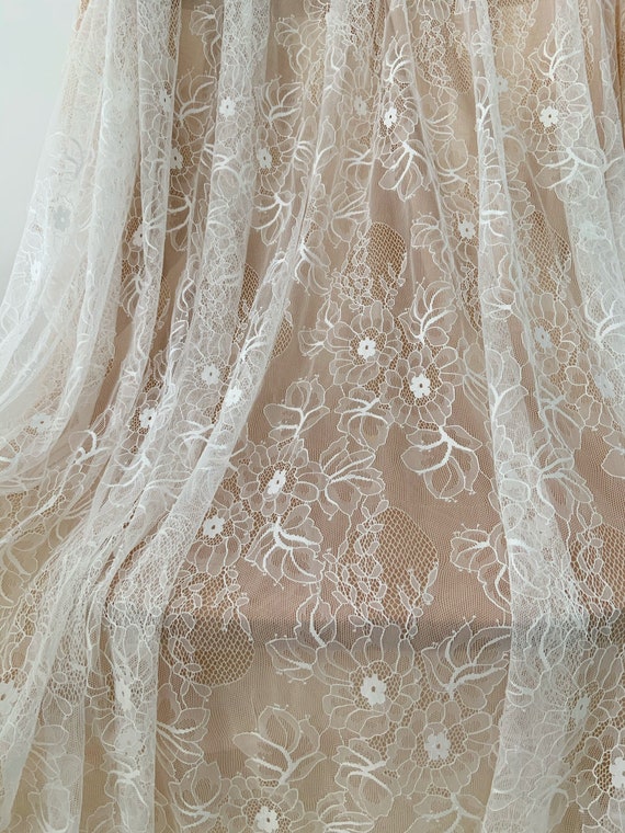 2024 new arrival off white Chantilly lace fabric with flowers for bridal dress, bridal gown, gift for brides