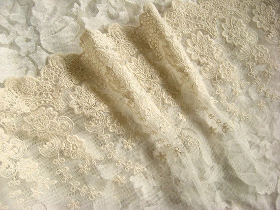 Ivory lace trim, embroiderd lace with retro flowers, vintage trim lace, bridal gown lace fabric, cotton lace