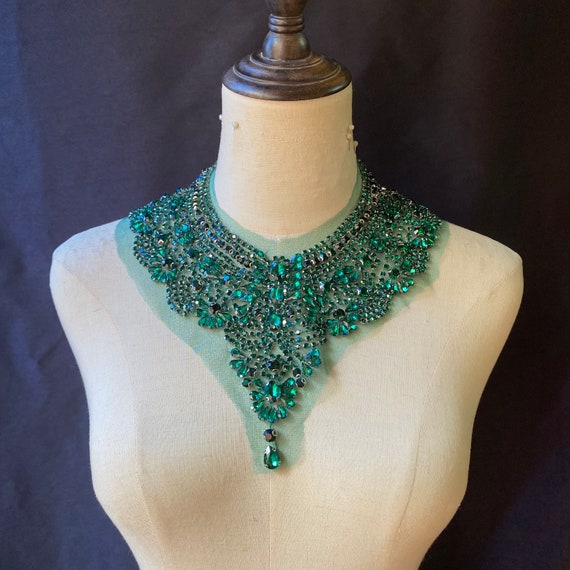 Deluxe emerald green rhinestone necklace applique, rhinestone collar for couture, dress, costume