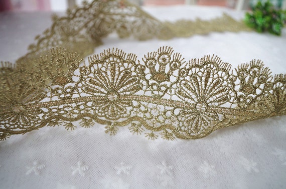 metalic Gold Lace Trim with retro floral pattern, golden lace trim with fringes, gold guipure lace trim