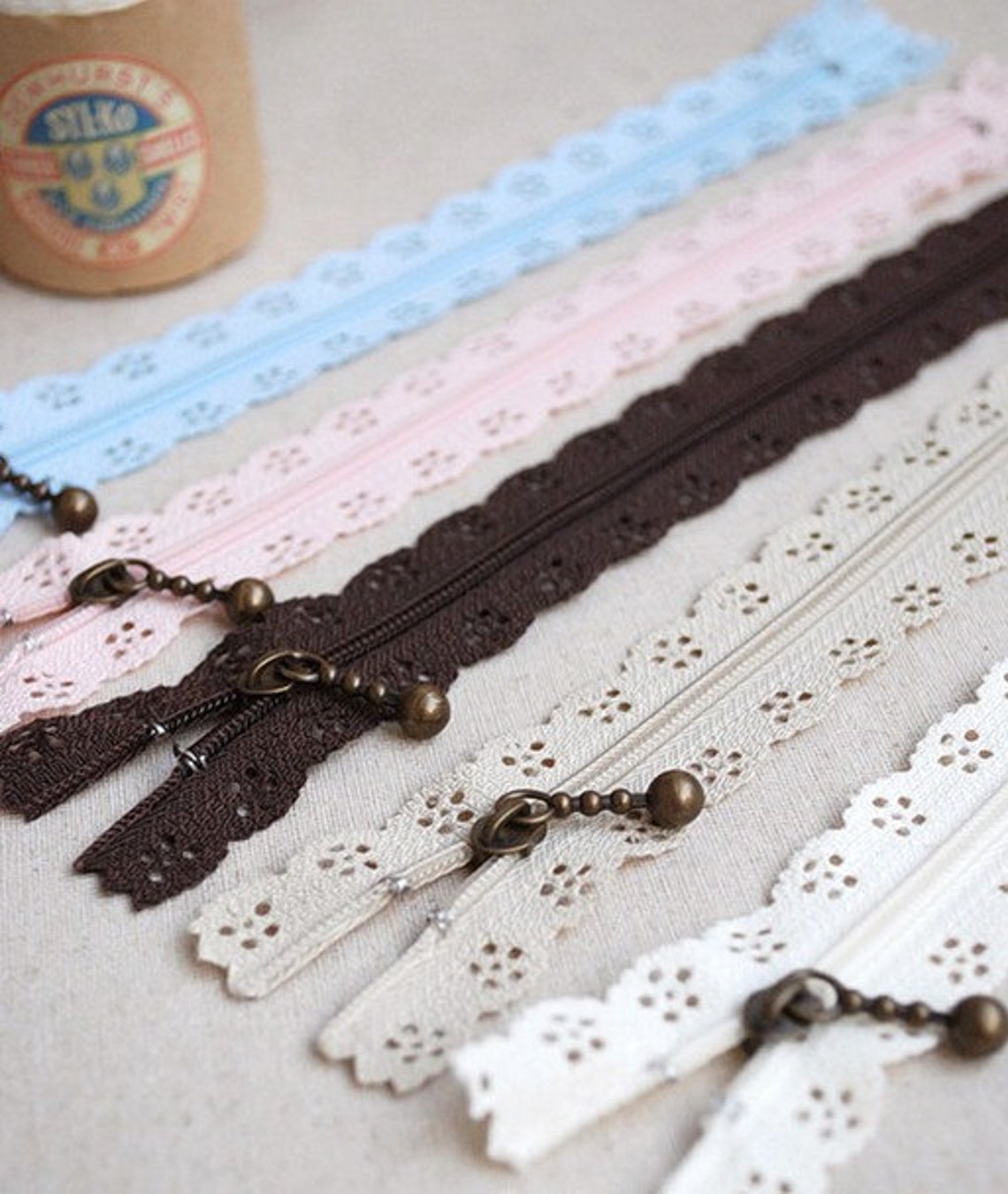 White Lace Zippers Scollaped Trim Zippers 9 inches Zippers Etsy