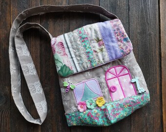 Mädchen Landhaus Tasche, Puppenhaus Tasche, Kinder Umhängetasche, Landhaus Haus Tasche, Patchwork handgefertigte Tasche, Kindertasche, Geschenk für Mädchen