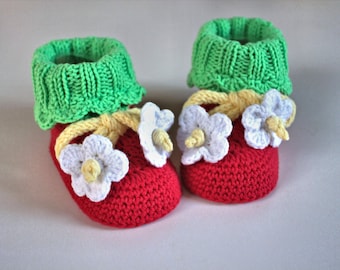 Crochet baby booties, strawberry baby booties, girls booties, baby summer shoes, baby foot wear, newborn flower booties, shower gift