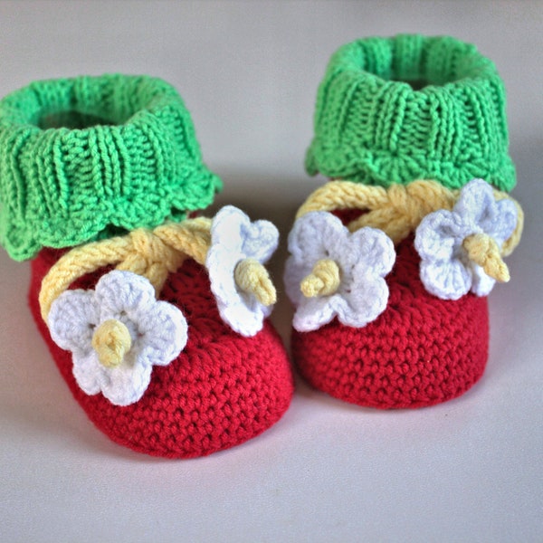 Crochet baby booties, strawberry baby booties, girls booties, baby summer shoes, baby foot wear, newborn flower booties, shower gift