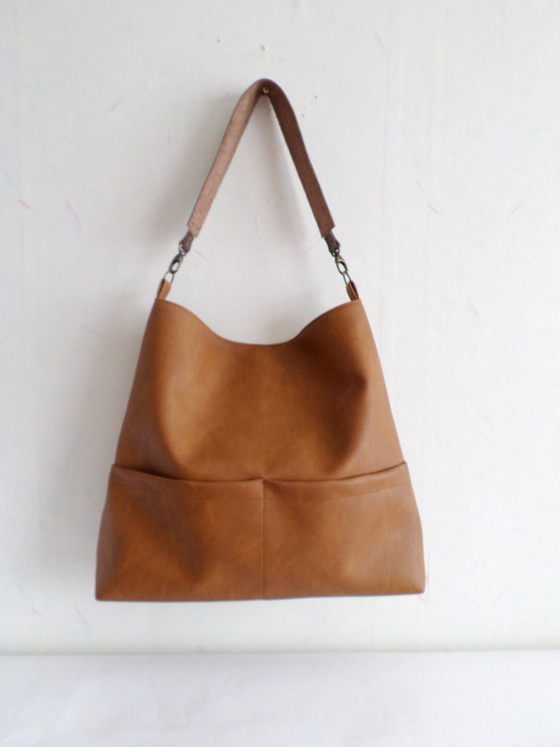 Vegan leather hobo bag with real leather handle Cognac bag Casual shoulder bucket bag Leather tote bag Honey brown bag Toffee brown bag
