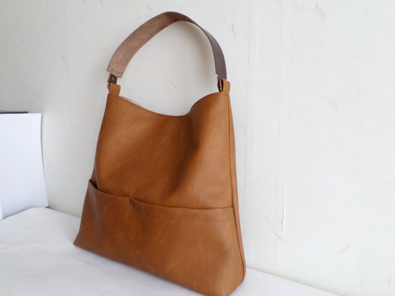 Vegan leather hobo bag with real leather handle Cognac bag Casual shoulder bucket bag Leather tote bag Honey brown bag Toffee brown bag